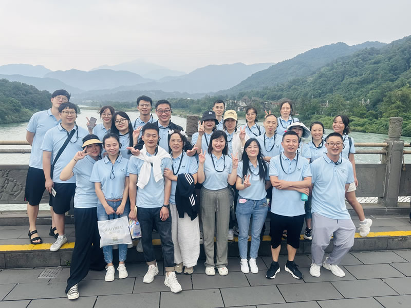 綿陽(yáng)市先鋒醫(yī)療器械有限公司團(tuán)建之旅：共赴都江堰，凝聚先鋒之魂3.jpg