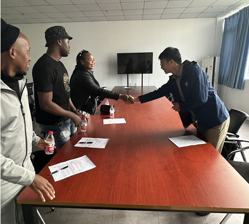 綿陽非洲留學生團參訪我司工廠，共促中外國際交流與商務合作新篇章！